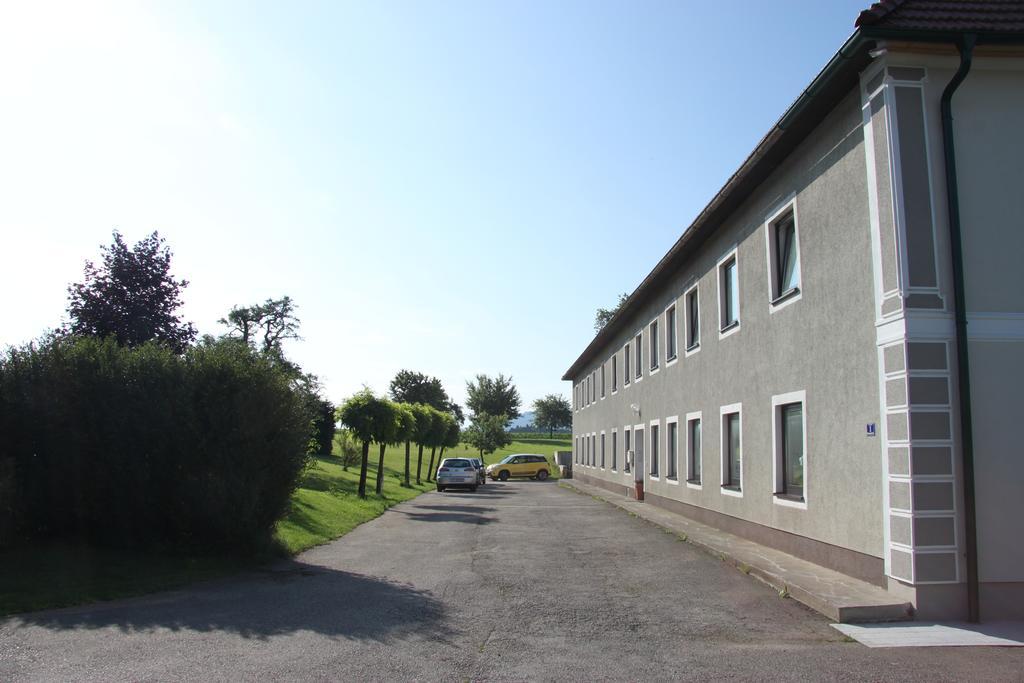 Pension Merkinger Behamberg Exterior photo